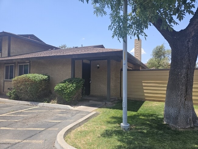 3 bed 2 bath Townhome in Tempe - 3 bed 2 bath Townhome in Tempe