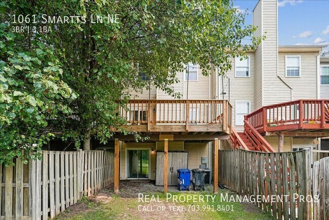 Photo - 1061 Smartts Ln NE