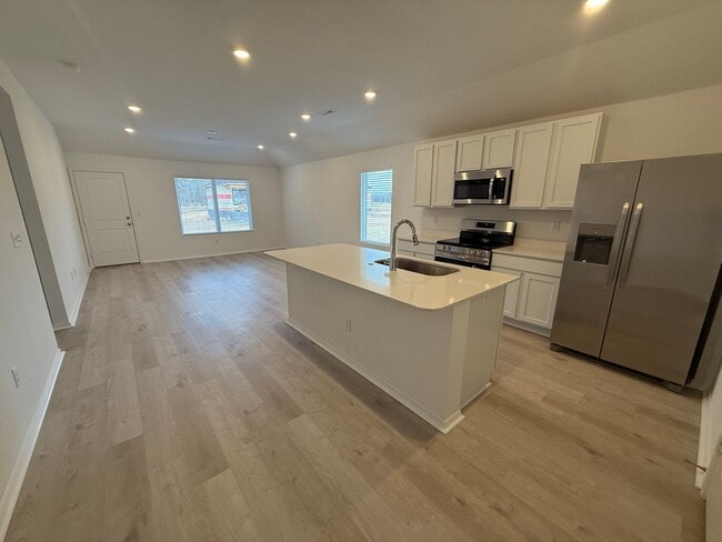 Photo - 200 Sarah Alyse Ln