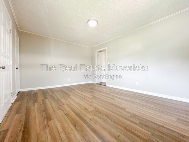 Photo - 4706 Midland Pike