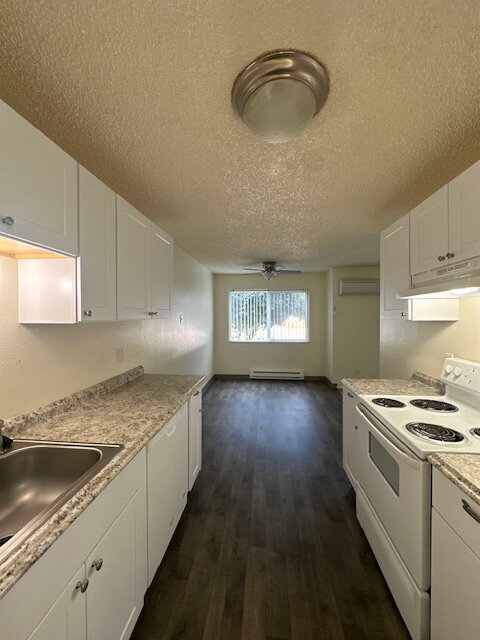 Photo - 2-Bedroom Apartment, 1.5 Bath, Downstairs,...