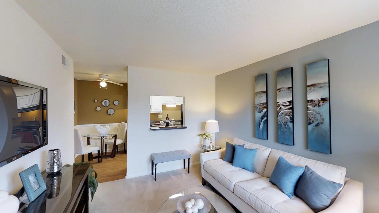 Photo - Ridgewood - Students save up to 10%! Apartments