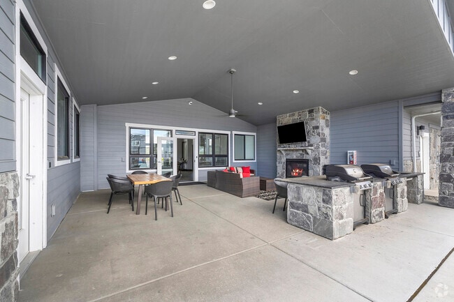 Building Photo - Prairie Pointe Apartments & Townhomes