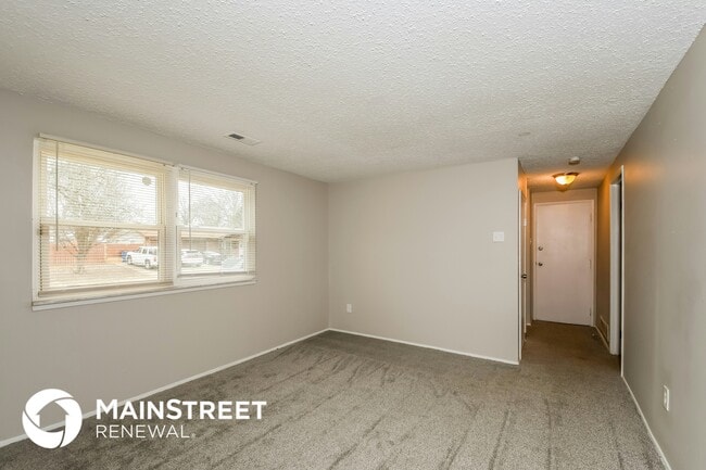 Photo - 2316 Kingsford Dr