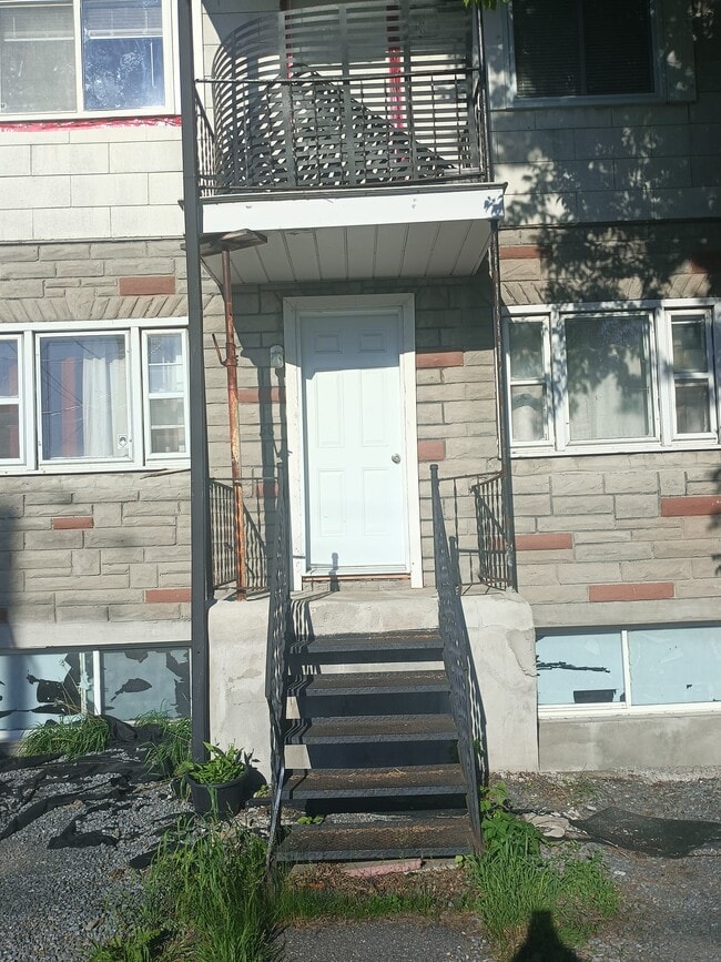 Photo - 56 Rue Montpetit Unité condo for rent/ a louer