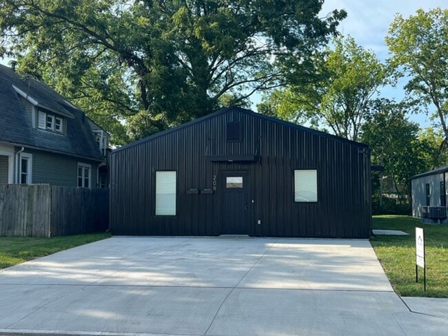 Photo - 208 Third Ave Unit 100