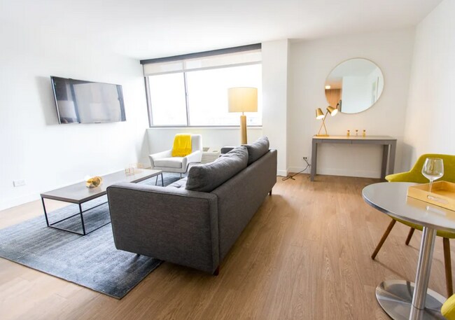 Photo - 2645 N Clark St Unidad 608R