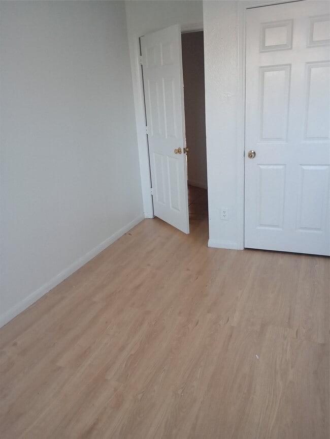 Photo - 15507 Waldron Cir