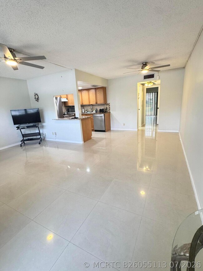 Photo - 1036 Harwood D Unit 1036