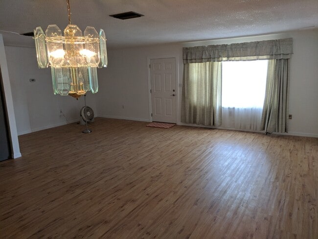 Photo - 34 E Azalea Cir