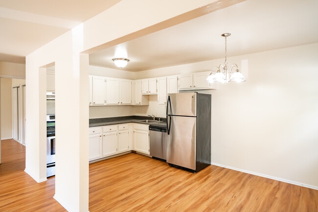 Photo - Brookside Garden Apartments