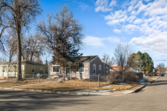 Photo - 895 Grove St