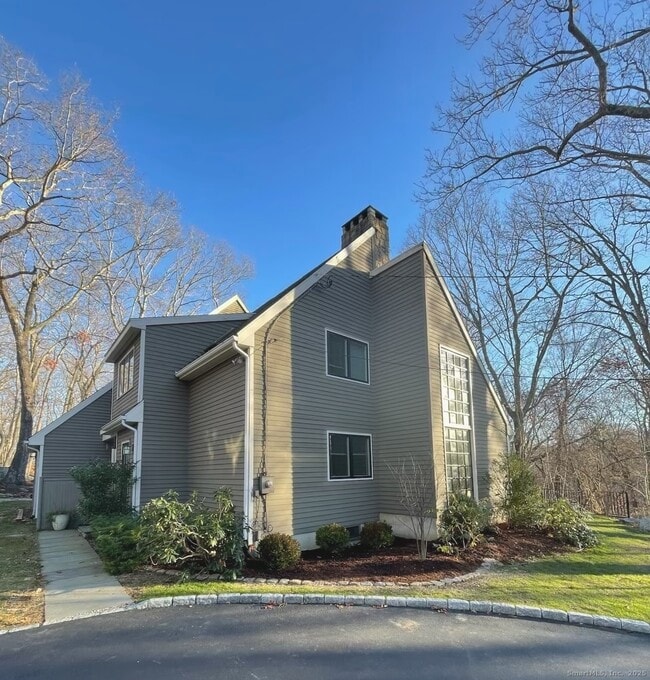 Building Photo - 21 Pent Rd