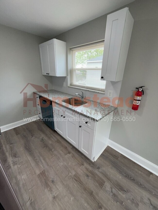 Photo - 1208 First Ave Unidad Apt B