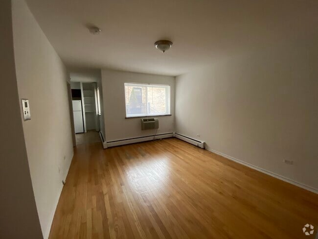 Building Photo - 736 W Buena Ave Rental