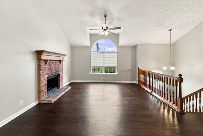 3261 Clapham Rd