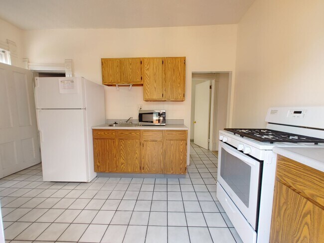 Photo - Freshly updated 2 bed/1 bath Close to Wexner Medical Center Unit 133.5