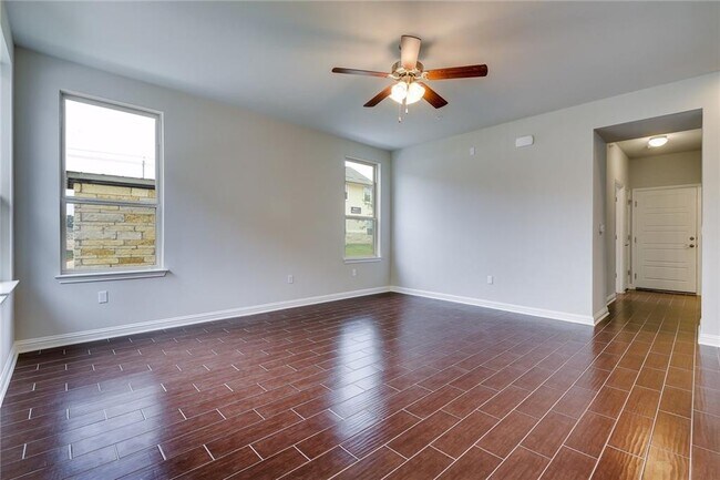 Photo - 13800 Lyndhurst St