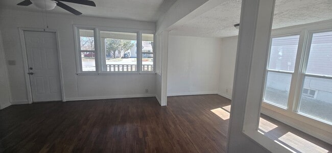 Photo - 4 Bedroom Home in the heart of Springfield