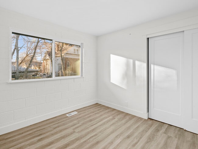 Photo - 2263 S Lake St Unit 3