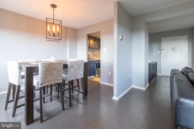 Building Photo - 1111 University Blvd W Unit 1411A