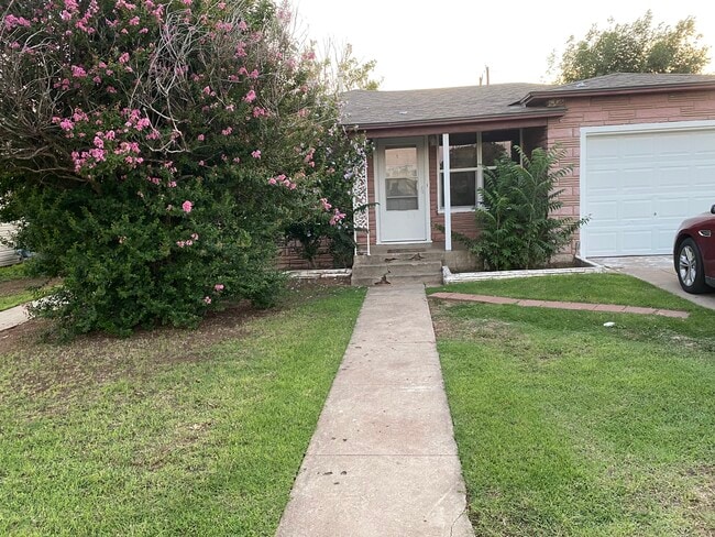 Photo - 2104 Date Ave