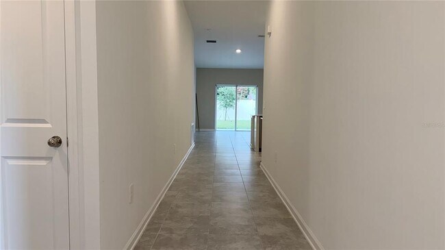 1129 Deepwater Cir