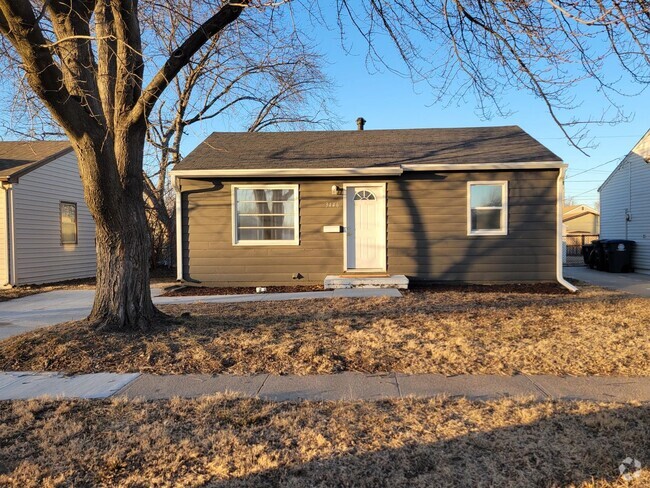 Building Photo - 2 bedroom house