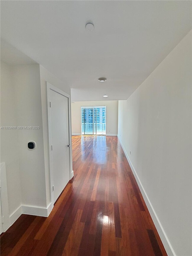 Photo - 1060 Brickell Ave Unidad 4103