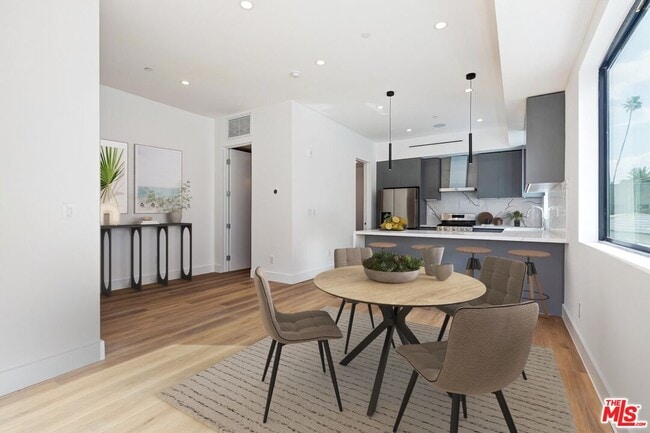 1436 Edgecliffe Dr Unit 103