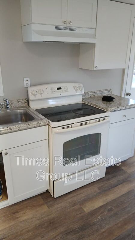 Photo - 1994 Creek Rd