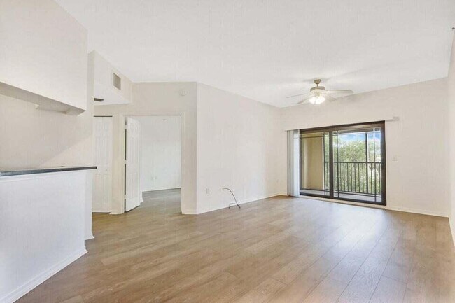 Photo - 2725 Anzio Ct Unidad 308