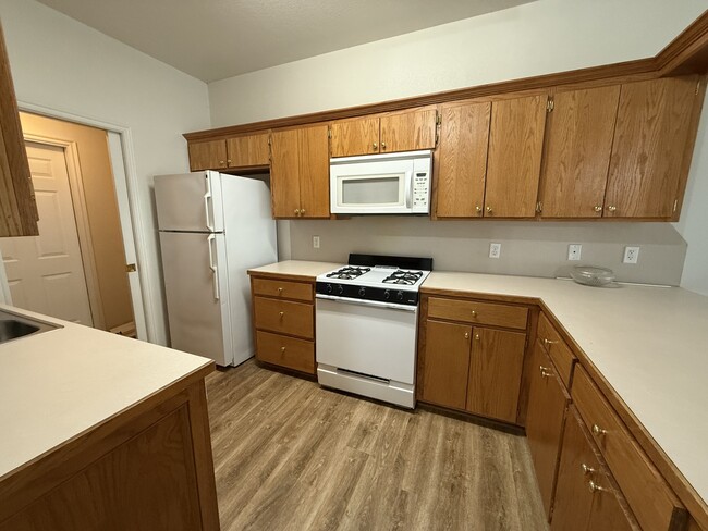 Photo - 701 S Stoneybrook St