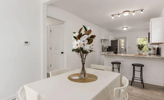 Photo - 270 Westview Ave