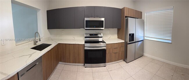 Photo - 11810 NE 19th Dr