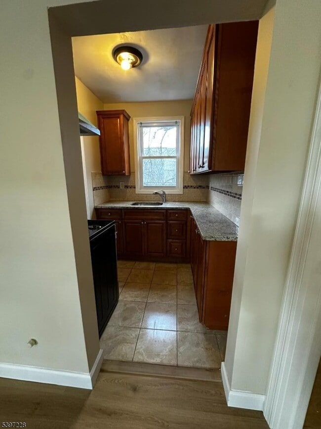 Photo - 33 Hayward Pl Unit 2