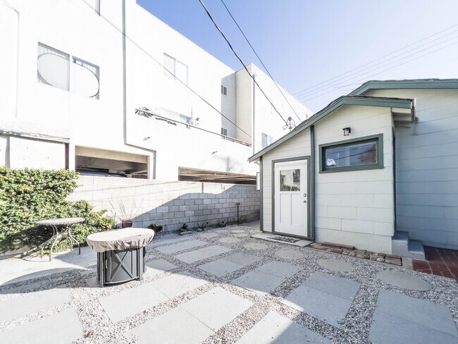 Photo - 3811 W Verdugo Ave Unit B