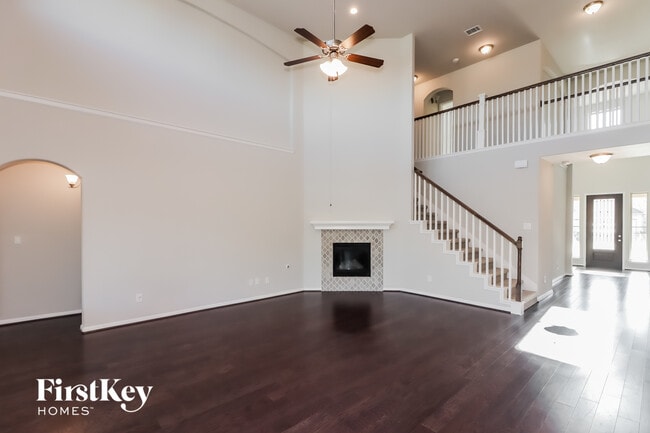 Photo - 723 Chestnut Cove Ln