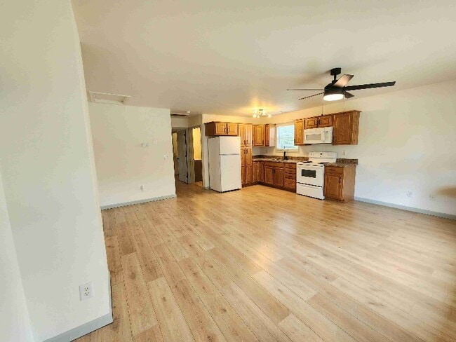 Photo - 19 Thruway Dr Unidad Apt
