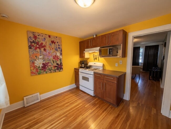 Photo - Updated 1 bedroom 1 bath, Upper Level Unit