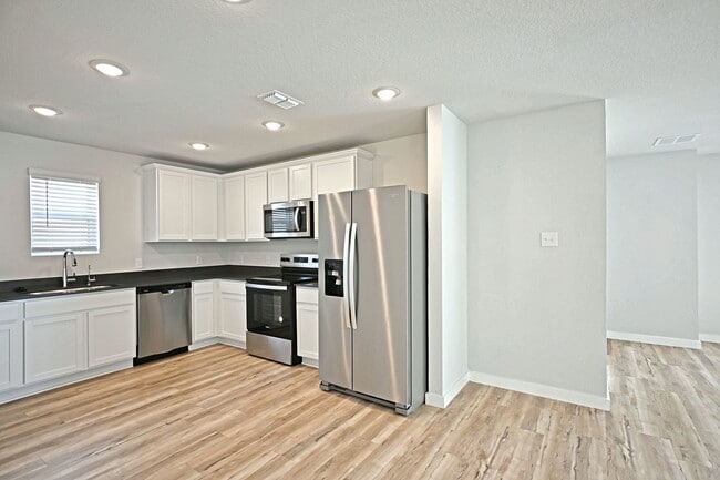 Photo - 2561 Solon Ln