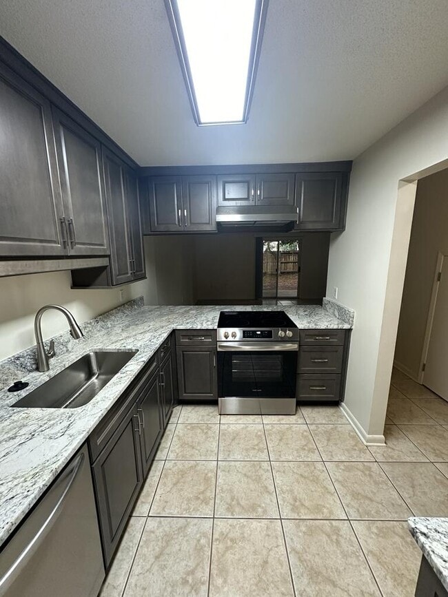 Photo - 122 Scottwood Dr SE Townhome