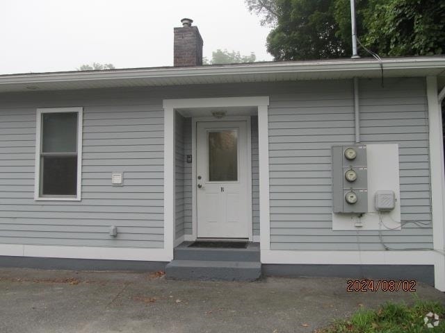 Building Photo - 576 Main St Unit B Rental