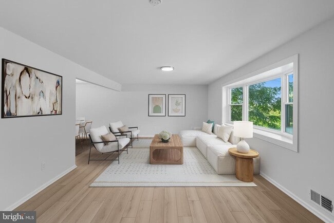 Photo - 210 Lastner Ln