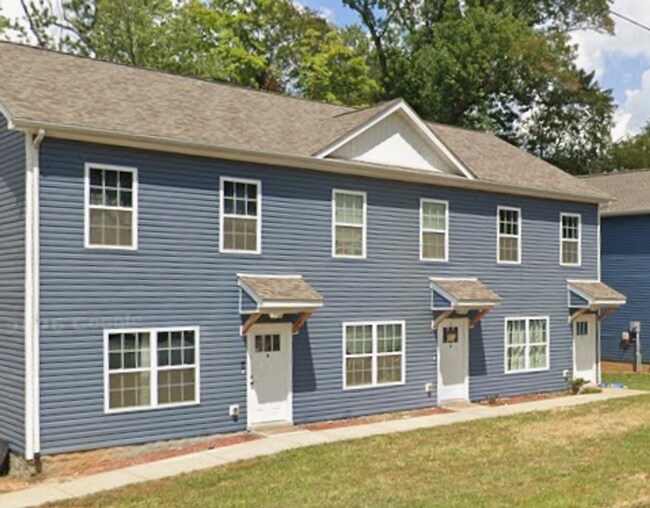 Photo - 805 Lynes St Unit C