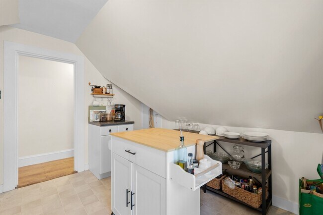 Photo - 5 Wenham St Unit 3