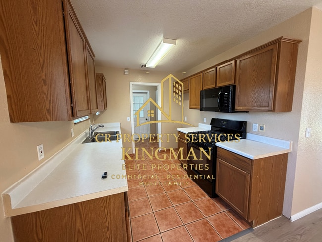 Photo - 3246 Calumet Ave
