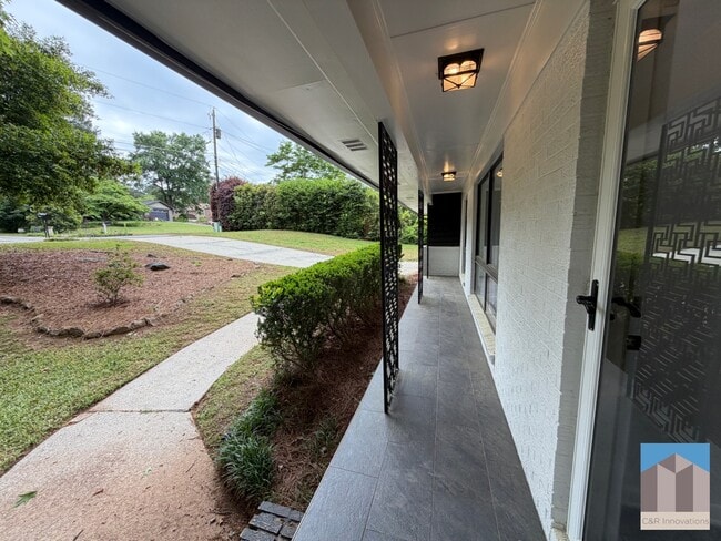 Photo - 2636 Whiteleigh Ct NE