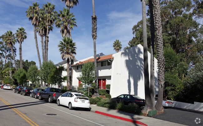 Valencia Apartments