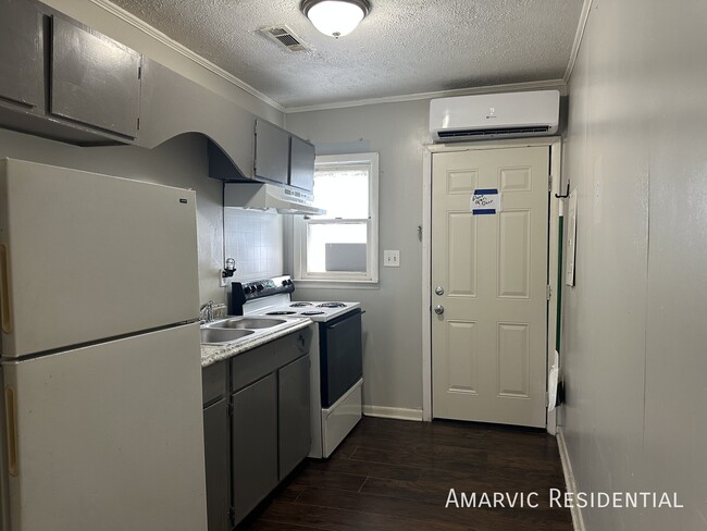 Photo - 717 Bullock St